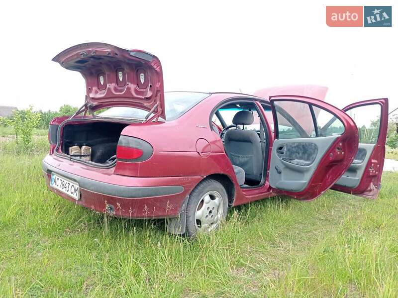 Седан Renault Megane 1998 в Любомле
