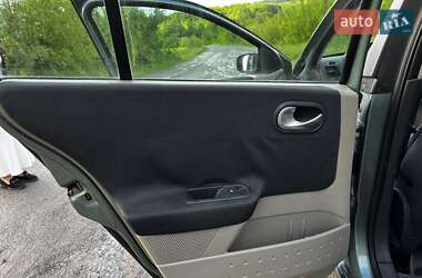 Хэтчбек Renault Megane 2003 в 