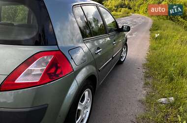 Хэтчбек Renault Megane 2003 в 