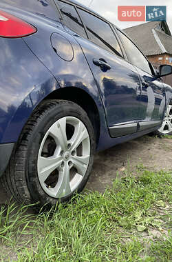Хэтчбек Renault Megane 2009 в 