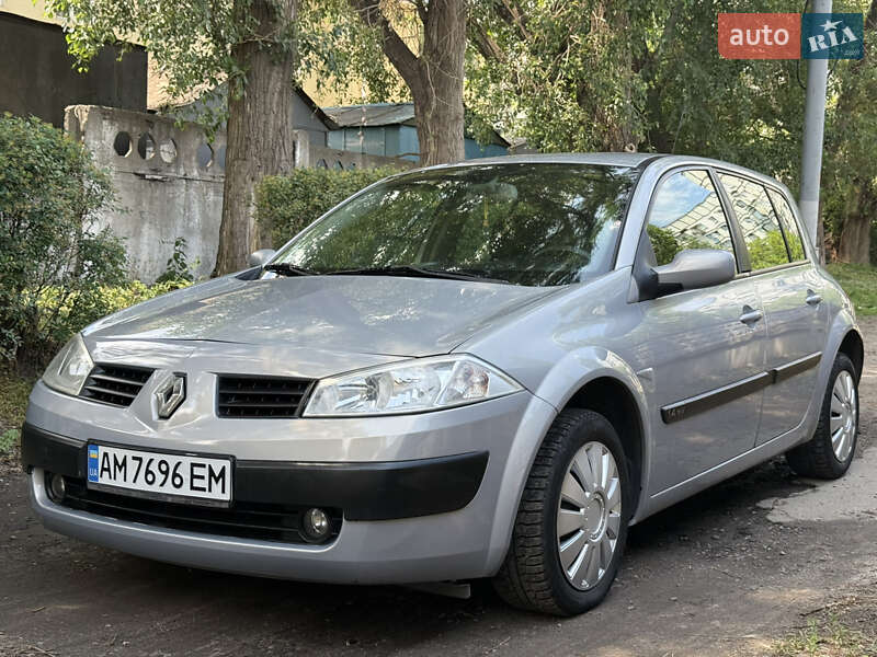 Хэтчбек Renault Megane 2003 в 