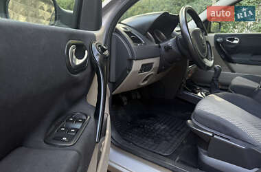 Хэтчбек Renault Megane 2003 в 