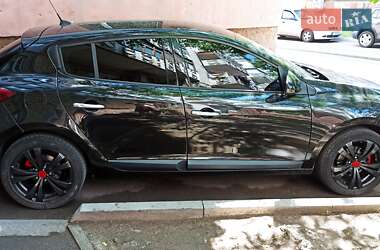 Хэтчбек Renault Megane 2010 в 