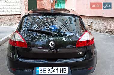 Хэтчбек Renault Megane 2010 в 
