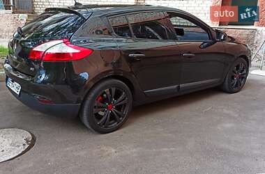 Хэтчбек Renault Megane 2010 в 