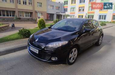 Хэтчбек Renault Megane 2012 в 