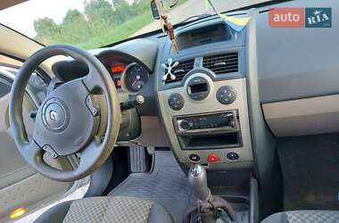Хэтчбек Renault Megane 2005 в 