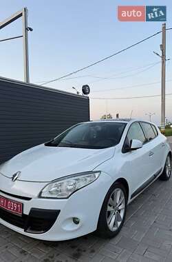 Хэтчбек Renault Megane 2010 в 