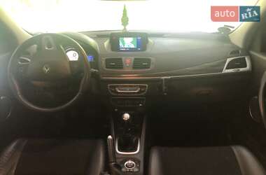 Хэтчбек Renault Megane 2010 в 