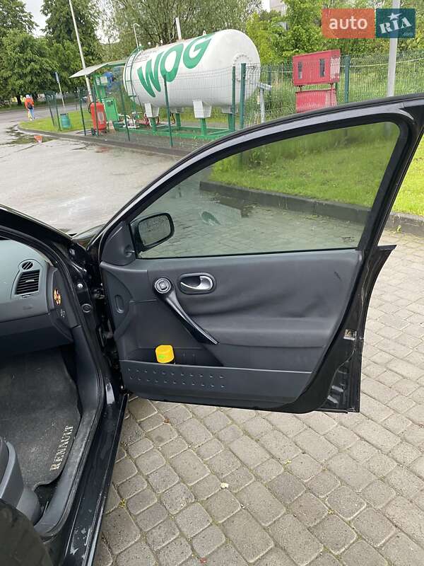Седан Renault Megane 2006 в Дрогобичі фото 20 Седан Renault Megane 2006 в Дрогобичі