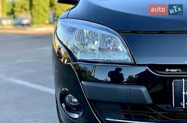 Хэтчбек Renault Megane 2011 в 