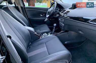 Хэтчбек Renault Megane 2011 в 