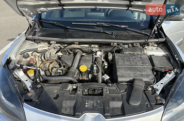 Хэтчбек Renault Megane 2011 в 