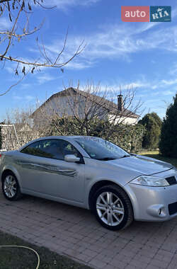 Кабриолет Renault Megane 2004 в 