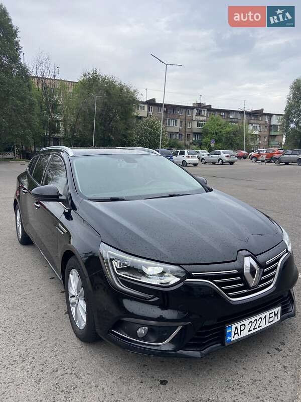 Хэтчбек Renault Megane 2016 в 