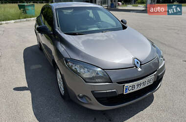 Хэтчбек Renault Megane 2011 в 