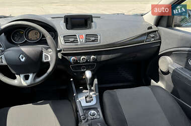 Хэтчбек Renault Megane 2011 в 