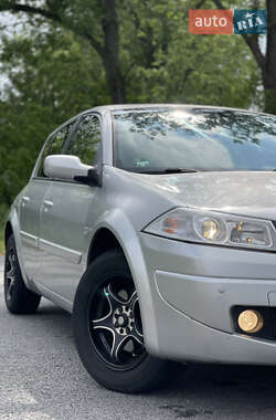 Хэтчбек Renault Megane 2008 в 