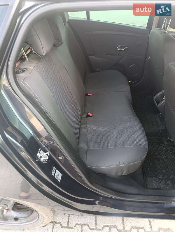 Универсал Renault Megane 2011 в Староконстантинове