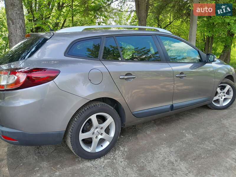 Универсал Renault Megane 2011 в 