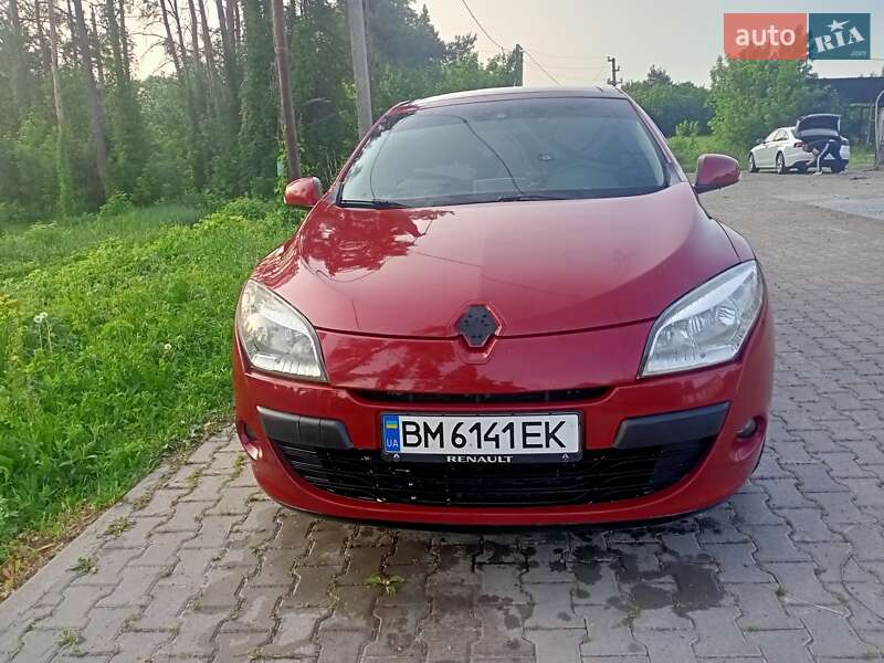 Хэтчбек Renault Megane 2010 в Глухове