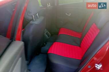 Хэтчбек Renault Megane 2010 в 