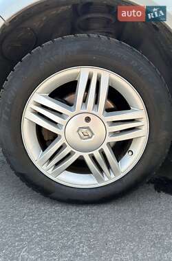 Седан Renault Megane 2005 в 