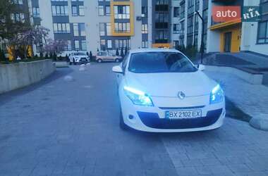 Хетчбек Renault Megane 2011 в 