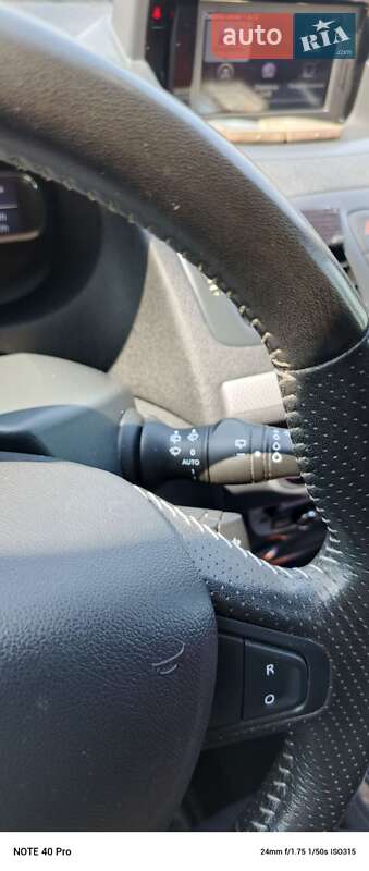 Универсал Renault Megane 2013 в Отынии фото 14 Универсал Renault Megane 2013 в Отынии