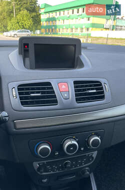 Хэтчбек Renault Megane 2009 в 