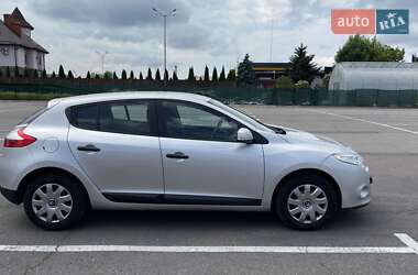 Хетчбек Renault Megane 2011 в 