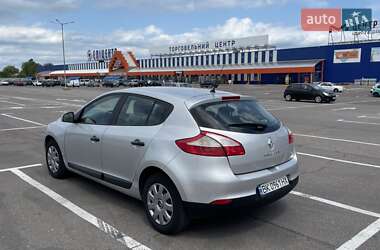 Хетчбек Renault Megane 2011 в 