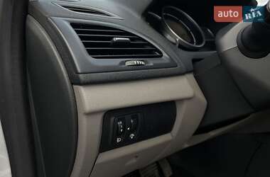 Хетчбек Renault Megane 2011 в 