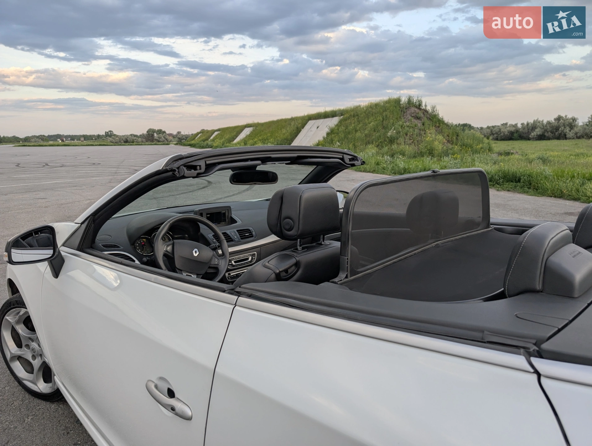 2010 Renault Megane - мініатюра 11