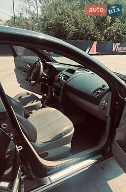 Хэтчбек Renault Megane 2004 в 