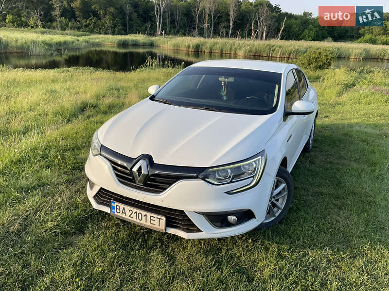 Седан Renault Megane 2017 в Новоукраинке