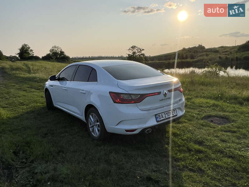 Седан Renault Megane 2017 в Новоукраинке