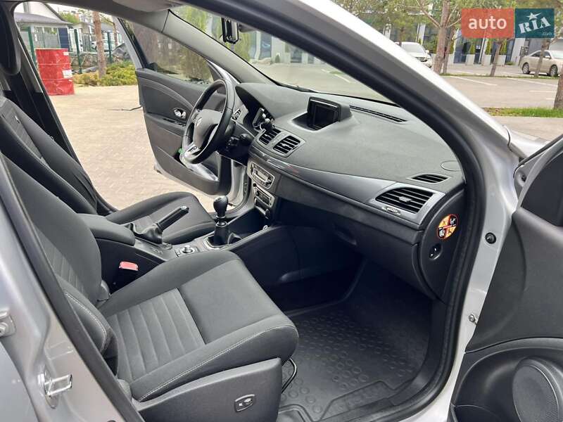 Универсал Renault Megane 2015 в Ровно фото 13 Универсал Renault Megane 2015 в Ровно