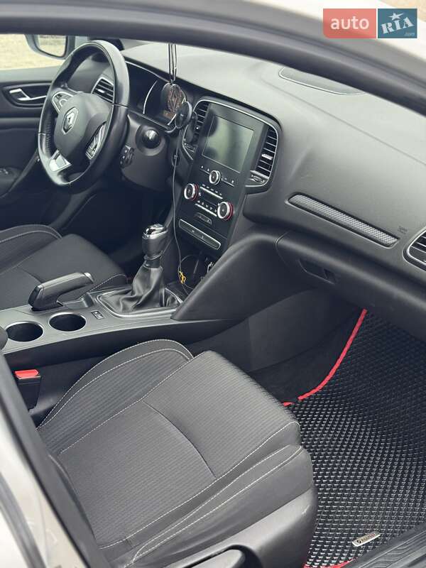 Хетчбек Renault Megane 2017 в Дрогобичі фото 12 Хетчбек Renault Megane 2017 в Дрогобичі