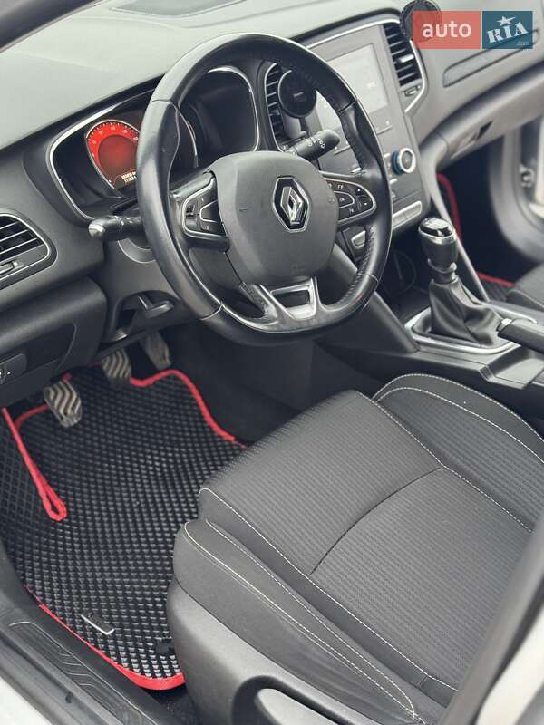 Хетчбек Renault Megane 2017 в Дрогобичі фото 11 Хетчбек Renault Megane 2017 в Дрогобичі