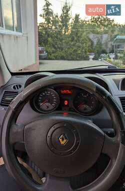 Седан Renault Megane 2004 в 
