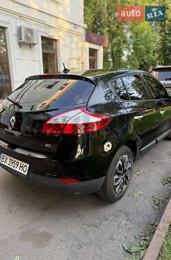 Хэтчбек Renault Megane 2011 в 