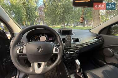 Хэтчбек Renault Megane 2011 в 