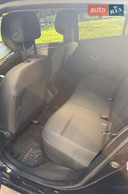 Хэтчбек Renault Megane 2011 в 