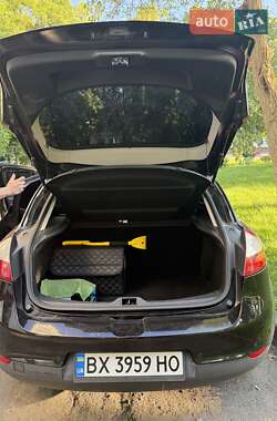 Хэтчбек Renault Megane 2011 в 