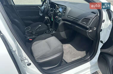 Хэтчбек Renault Megane 2016 в 