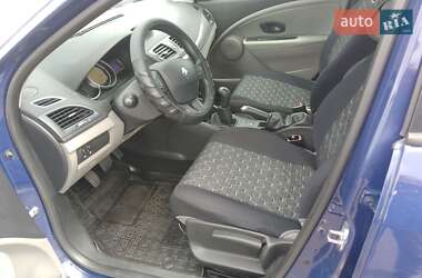 Хетчбек Renault Megane 2010 в 