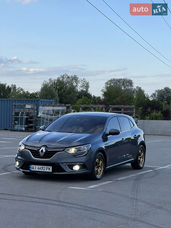 Хэтчбек Renault Megane 2016 в Киеве