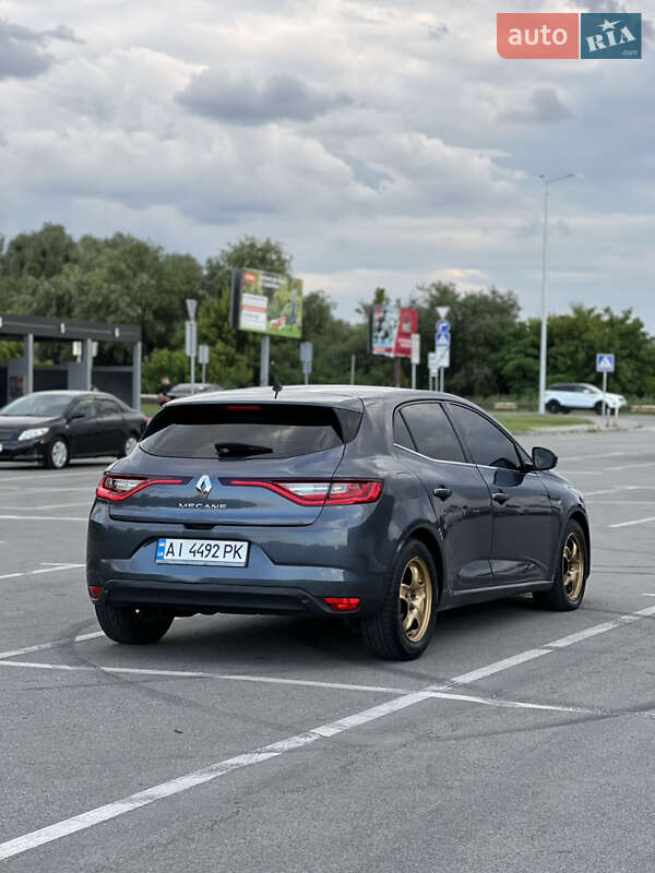 Хэтчбек Renault Megane 2016 в Киеве