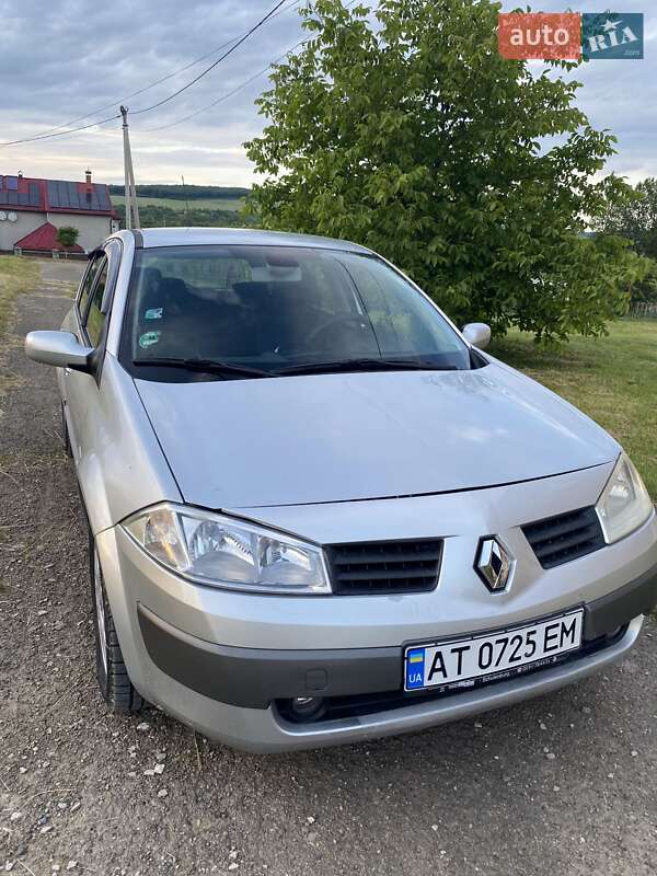 Хэтчбек Renault Megane 2004 в 